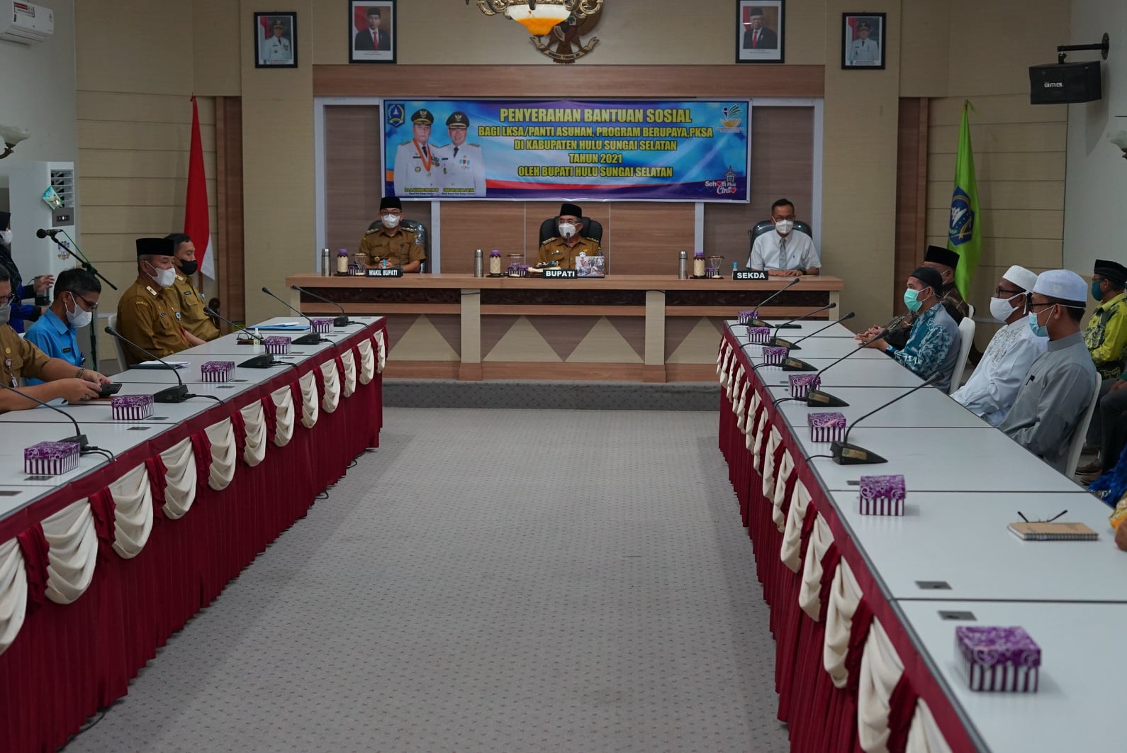 Pemerintah Kabupaten Hulu Sungai Selatan kembali salurkan Bantuan Sosial (Bansos) bagi LKSA, Program Berupaya serta PKSA