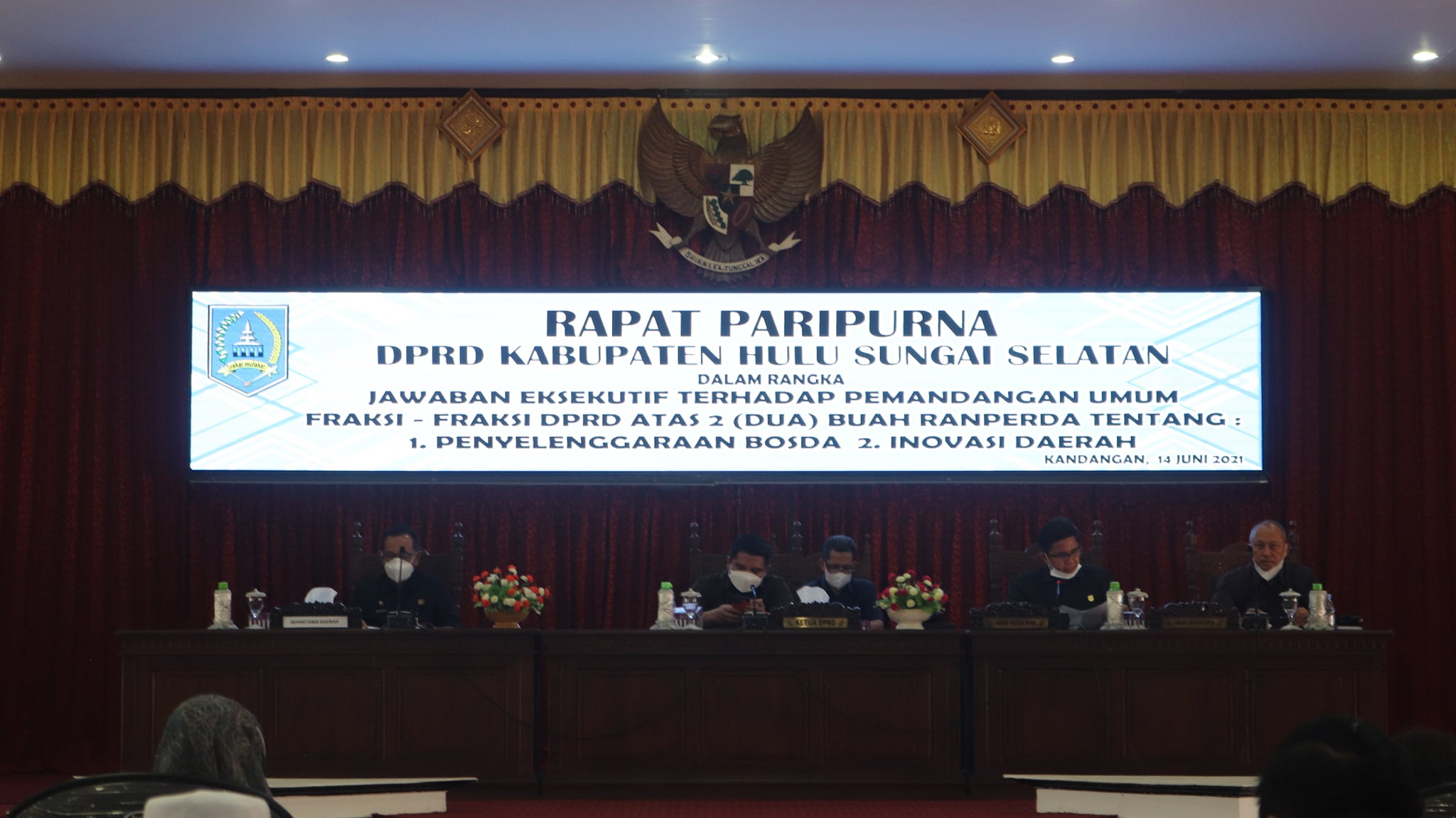 Sekda Kab. HSS Sampaikan Jawaban Eksekutif Pada Rapat Paripurna Lanjutan Tingkat I