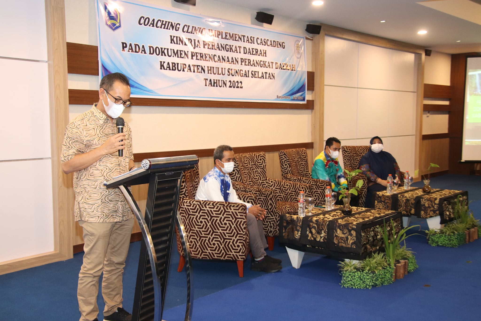 SEKDA RESMI TUTUP ACARA COACHING CLINIC BAPELITBANGDA HSS