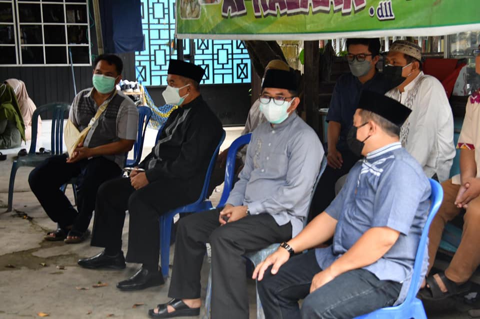 Bupati HSS bertakziah ke rumah duka Almarhum H. Abdul Sani Bin H. Muhammad Hasan