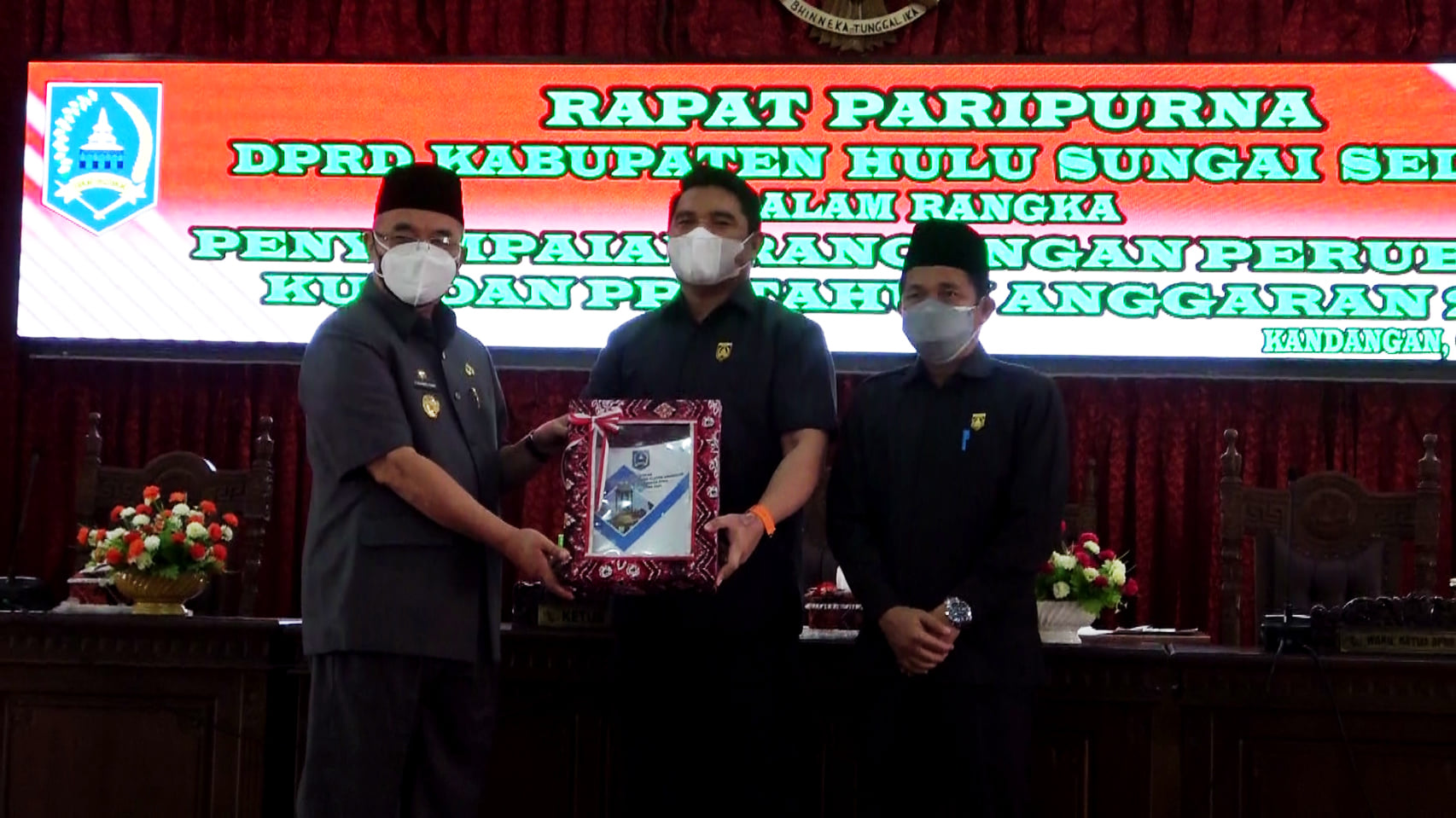 DPRD KAB. HSS GELAR PARIPURNA PENYAMPAIAN KUA-PPAS 2021