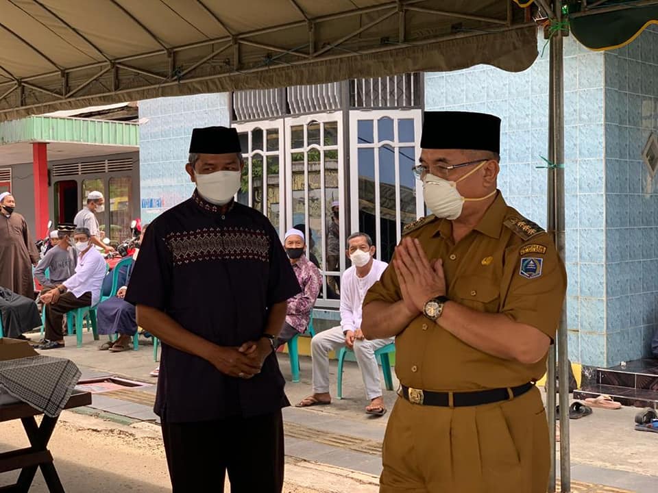 Bupati HSS bertakziah kerumah duka Almarhum H. Ahmad Bin Hj. Khadijah