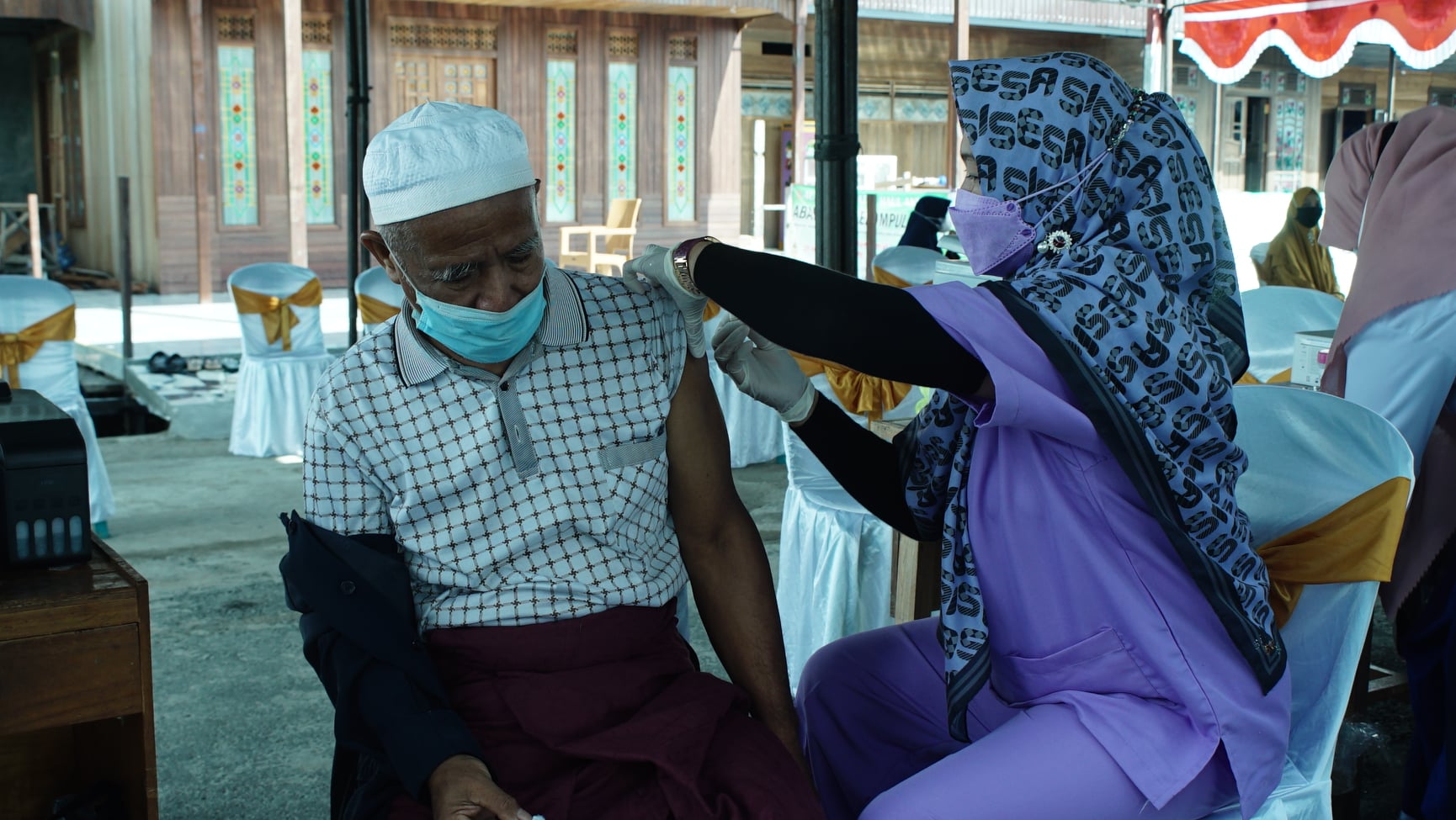 VAKSINASI COVID-19 BAGI JAMAAH MAJELIS AL-MUHIBBIN PARIGI