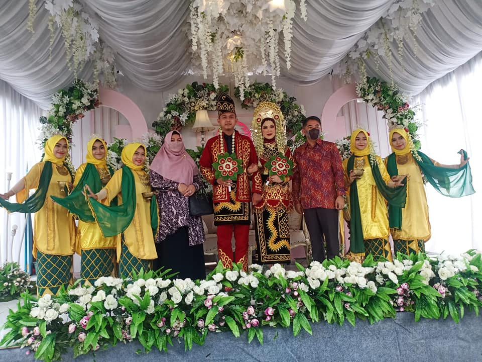 Wakil Bupati Hulu Sungai Selatan (Wabup HSS) Syamsuri Arsyad, S.AP, MA hadiri resepsi pernikahan Agus Setiawan, S.Kom