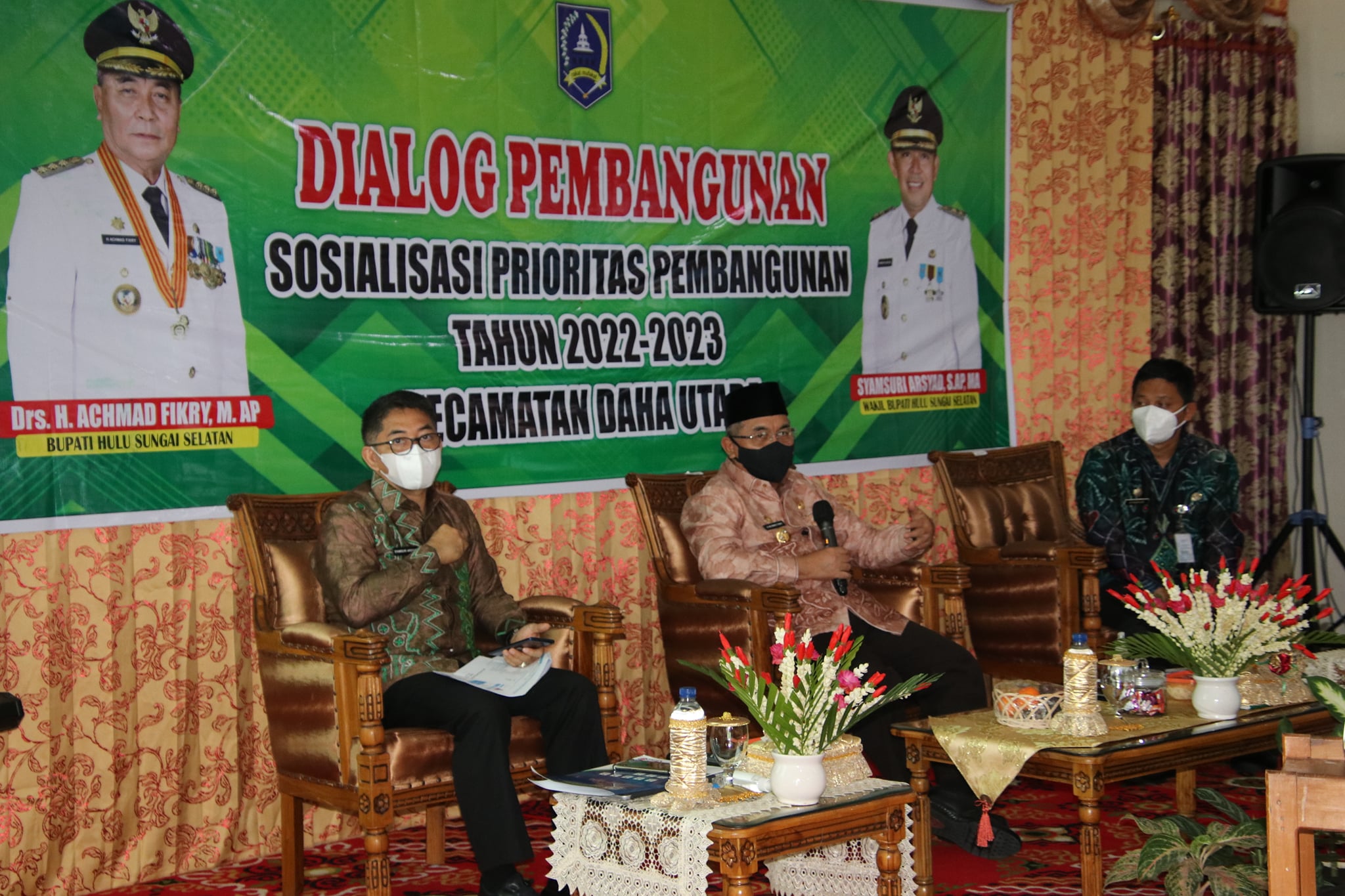 DIALOG PEMBANGUNAN DI KECAMATAN DAHA UTARA, BUPATI INGATKAN AGAR USULAN PEMBANGUNAN HENDAKNYA  SELALU MENGACU PADA RPJMD
