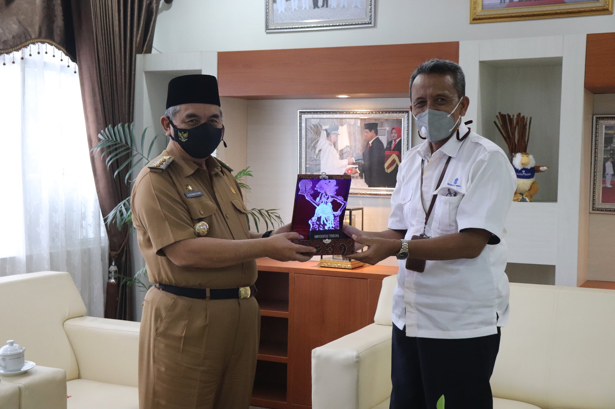 Jalin Silaturahmi, Direktur UT Banjarmasin Kunjungi Bupati HSS