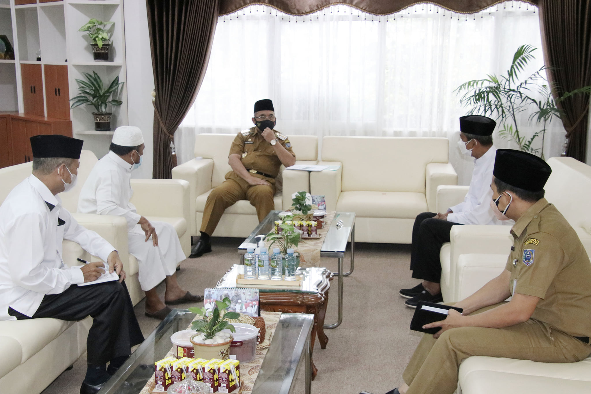 BUPATI MENGAJAK WARGA HSS KHUSUSNYA PARA AGHNIYA UNTUK BERPARTISIPASI MEMBANTU PELAKSANAAN PEMBANGUNAN MASJID AL-ITTIHAD LOKSADO