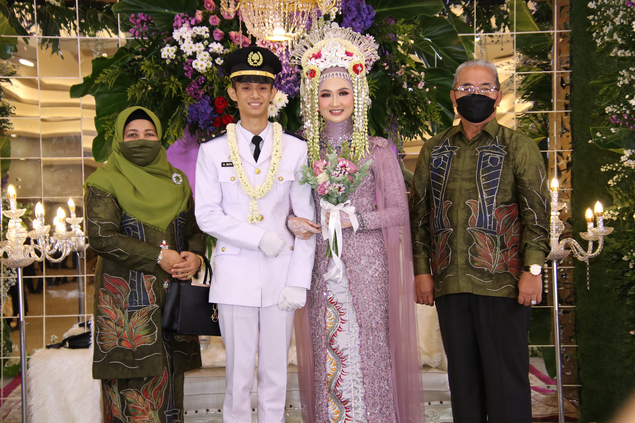 Bupati Hulu Sungai Selatan Drs. H. Achmad Fikry, M.AP beserta istri menghadiri undangan pernikahan Nadya Annisa, S.Ak
