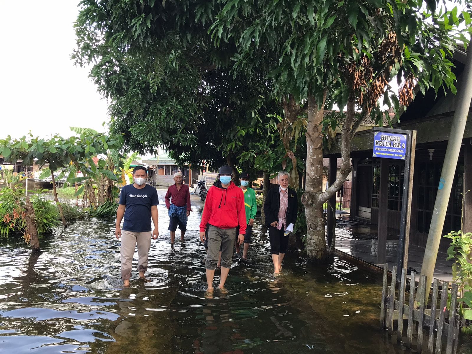 PEMKAB HSS KIAN AKTIF LAKUKAN PROGRAM VAKSINASI DOOR TO DOOR