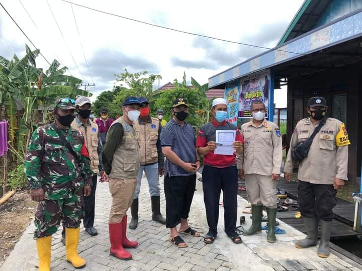 Bupati Hulu Sungai Selatan Drs. H. Achmad Fikry, M.AP terus memantau proses berjalannya vaksinasi di masyarakat