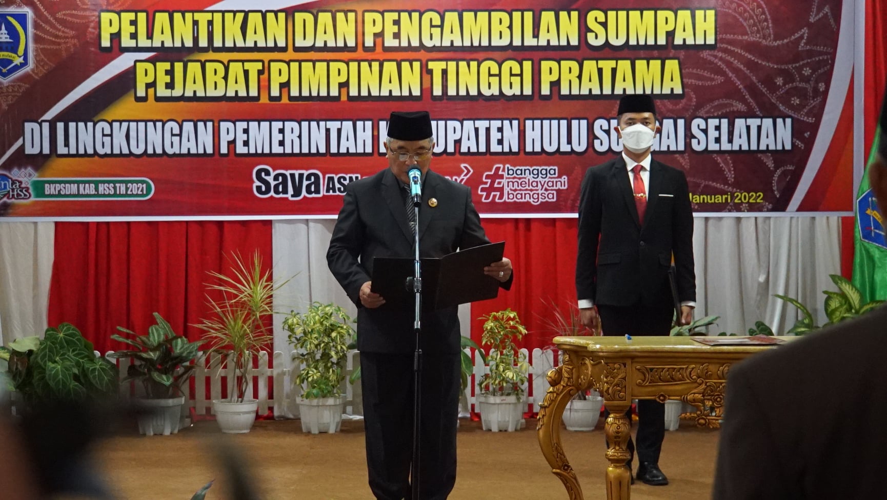 Bupati Hulu Sungai Selatan secara resmi melantik 4 Penjabat Tinggi Pratama di lingkungan Pemerintah Kabupaten Hulu Sungai Selatan