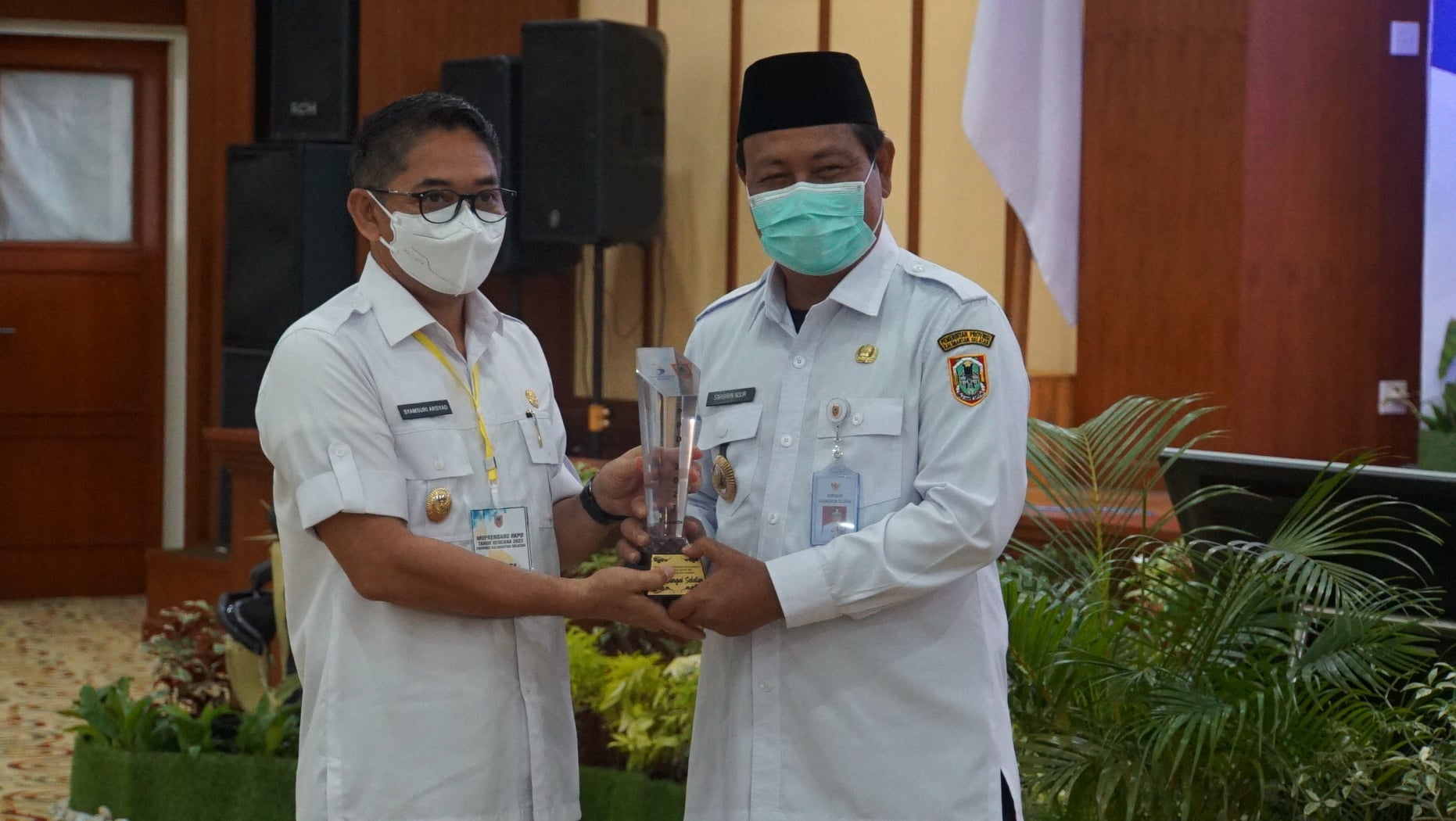 Alhamdulillah, Pemerintah Kabupaten Hulu Sungai Selatan (Pemkab. HSS) kembali menerima Penghargaan Pembangunan Daerah (PPD) Provinsi Kalsel Tahun 2022, dengan Kategori Kabupaten Terbaik I (Satu).