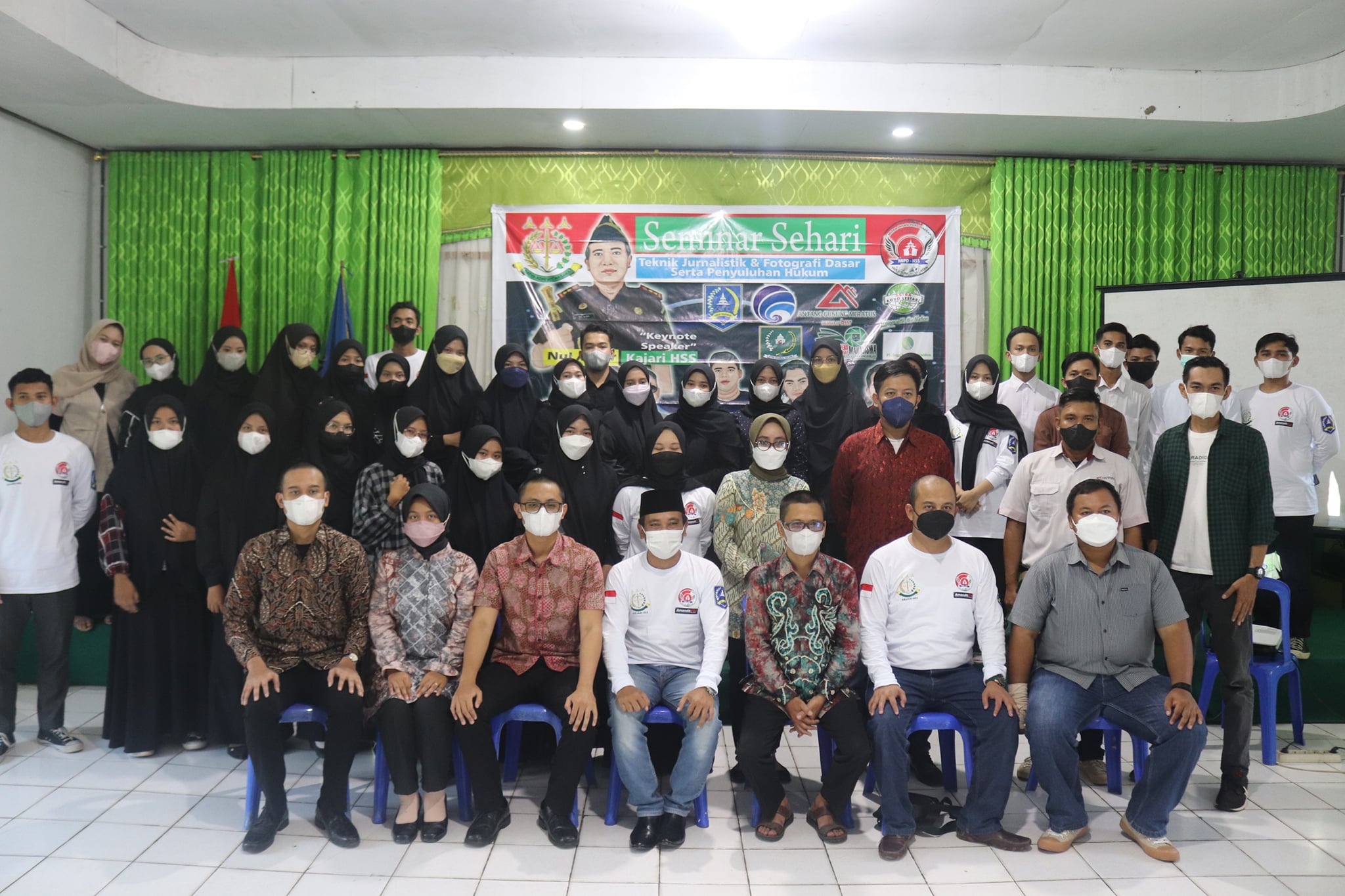 Buka Seminar Teknik Jurnalistik dan Fotografi Dasar, serta Penyuluhan Hukum, Wabup HSS: Peserta Diharapakan Menjadi Aset Bermanfaat Bagi Daerah