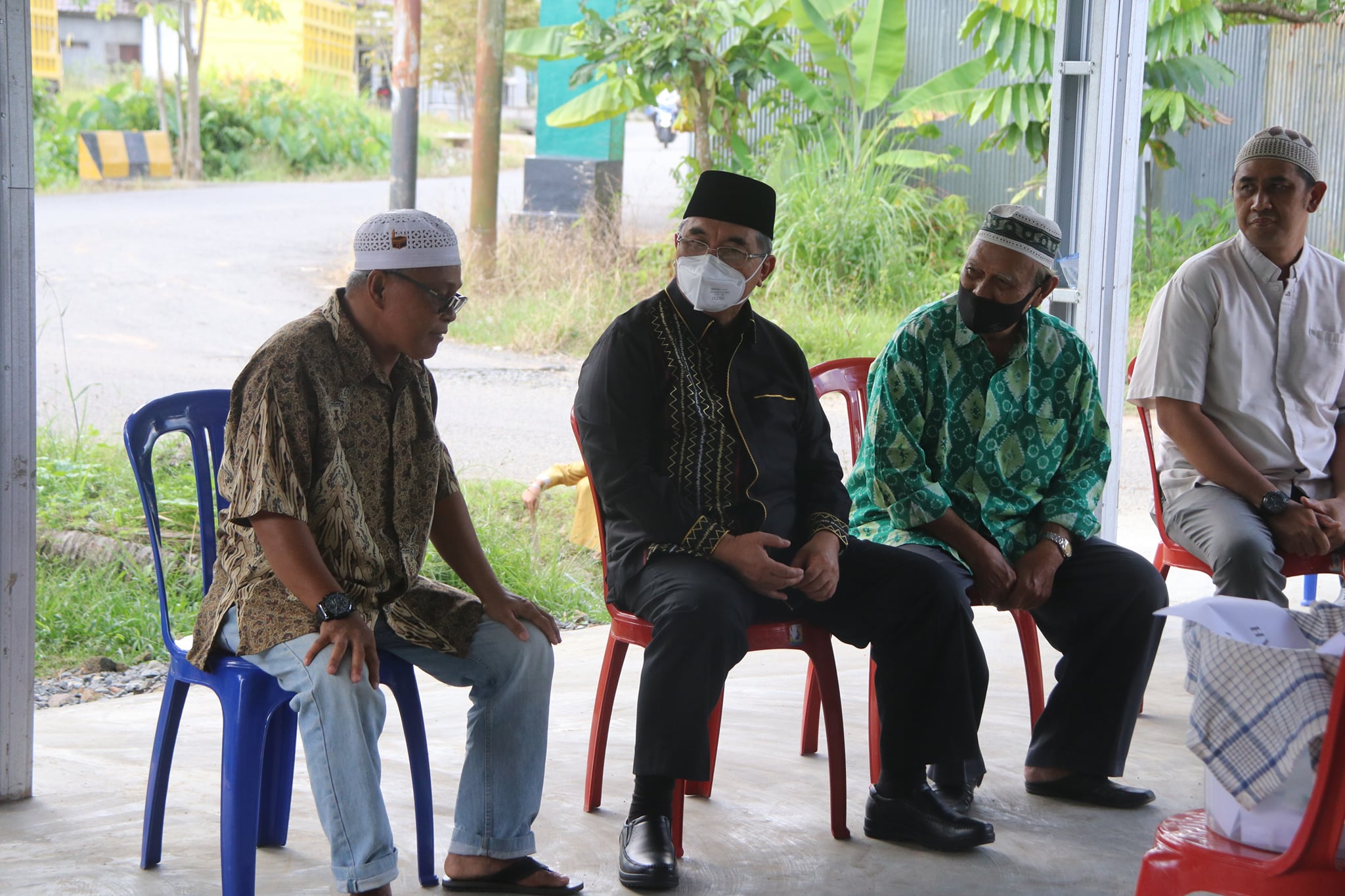 BUPATI HSS BERTAKZIAH KE RUMAH DUKA ALMARHUMAH HJ. RUSNIAH BINTI H. ABDULLAH