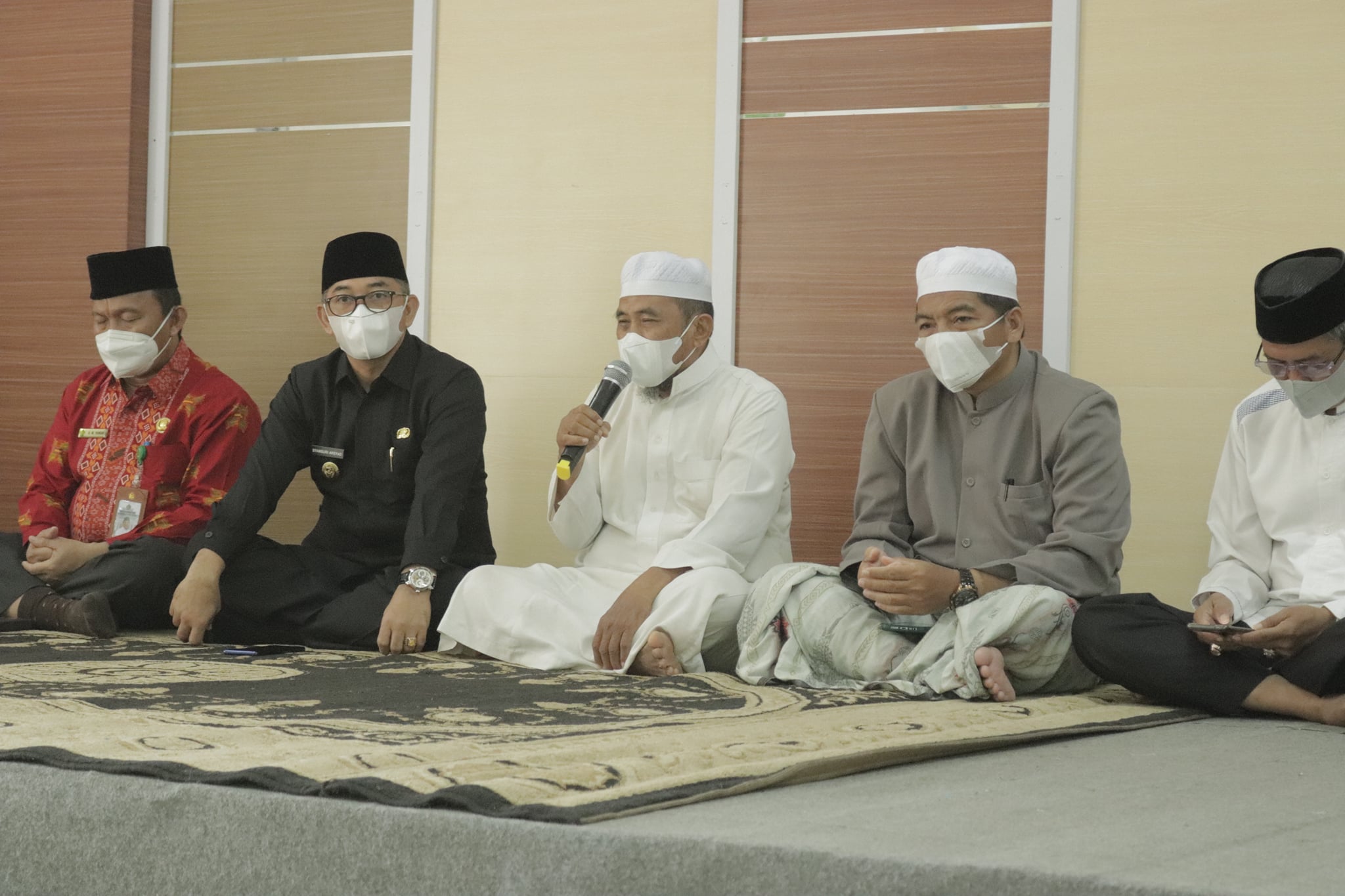 BERIKAN MANFAAT DI BULAN SUCI, WABUP HSS DISTRIBUSIKAN SANTUNAN RAMADHAN BERKAH 1443 H