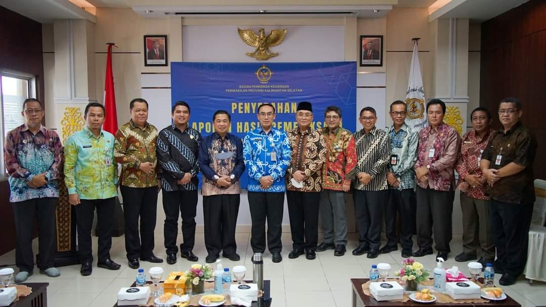 HSS KABUPATEN PERTAMA PENERIMA HASIL PEMERIKSAAN LAPORAN KEUANGAN DARI BPK RI