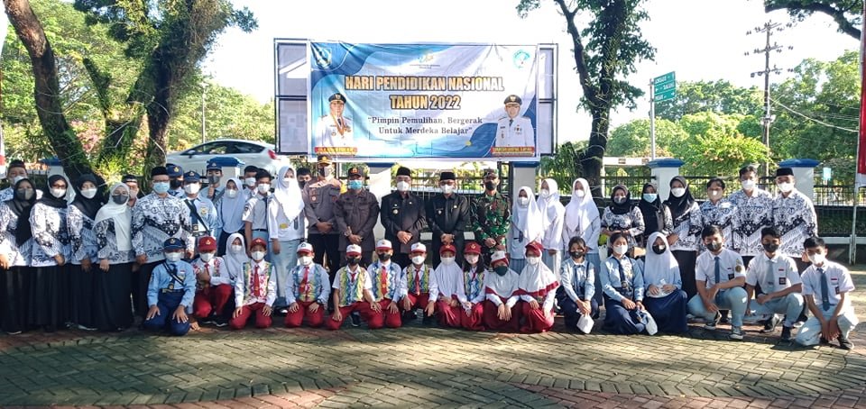 Pemerintah Kabupaten Hulu Sungai Selatan gelar Upacara Peringatan Hari Pendidikan Nasional Tahun 2022.