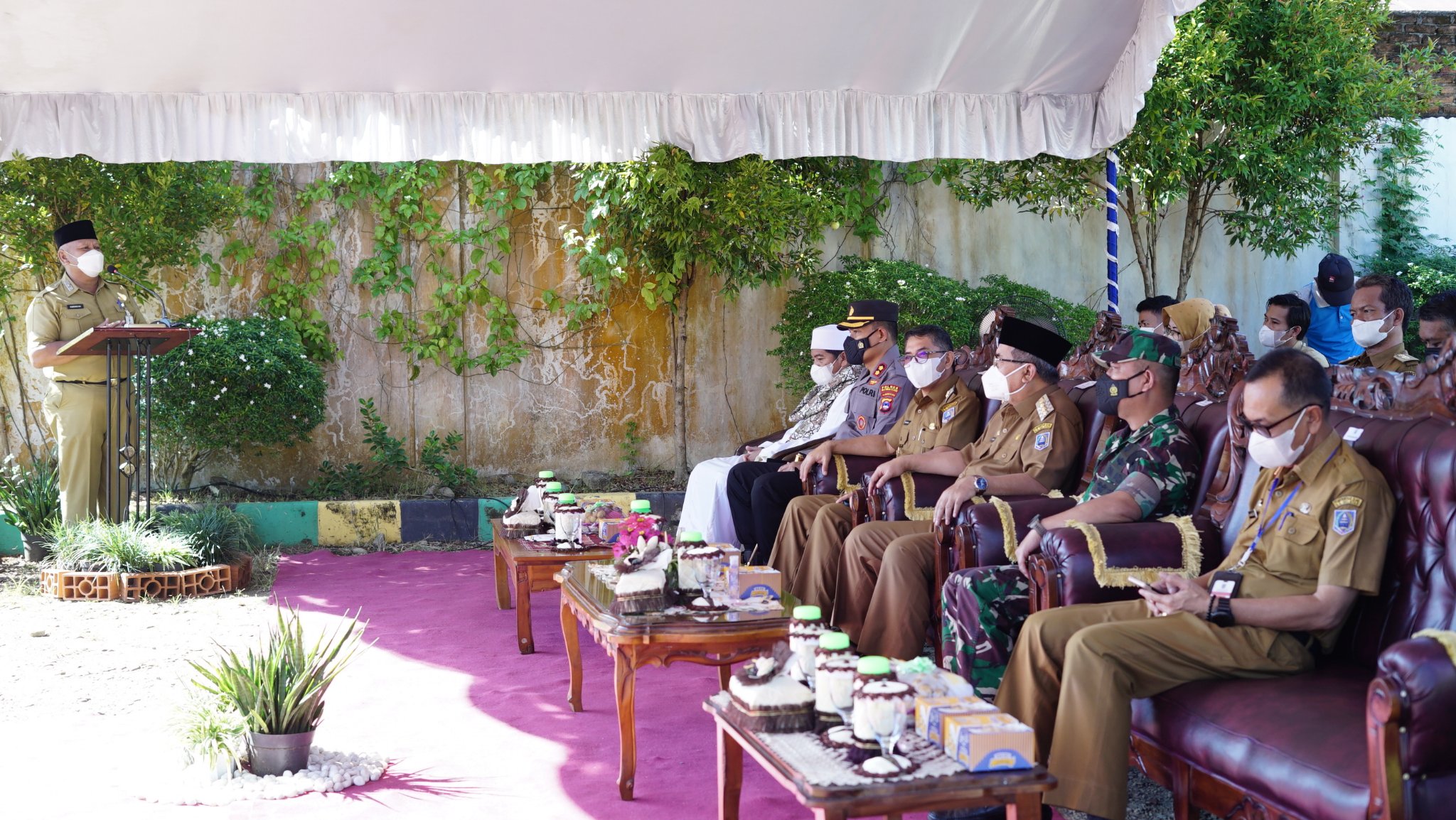 BUPATI HSS & WABUB HSS MELAKSANAKAN PELETAKAN BATU PERTAMA PEMBANGUNAN GEDUNG LAYANAN PERPUSTAKAAN KAB. HSS