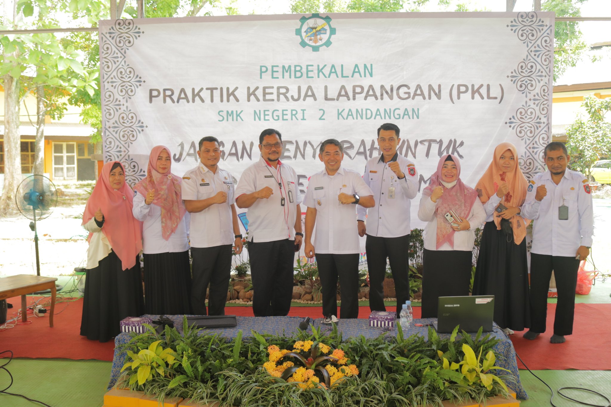 WABUP HSS MOTIVASI SISWA & SISWI SMK NEGERI 2 KANDANGAN UNTUK SELALU PERCAYA DIRI DALAM MENCAPAI IMPIAN