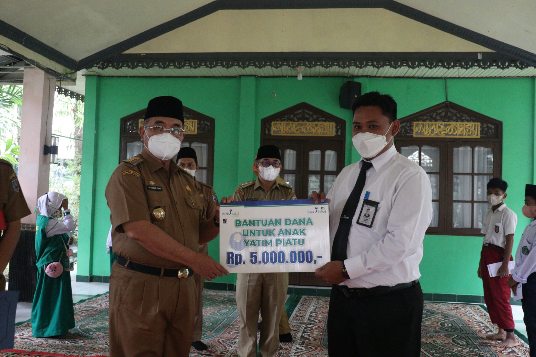Pemkab HSS Berbagi Kebahagiaan Bersama Anak Yatim