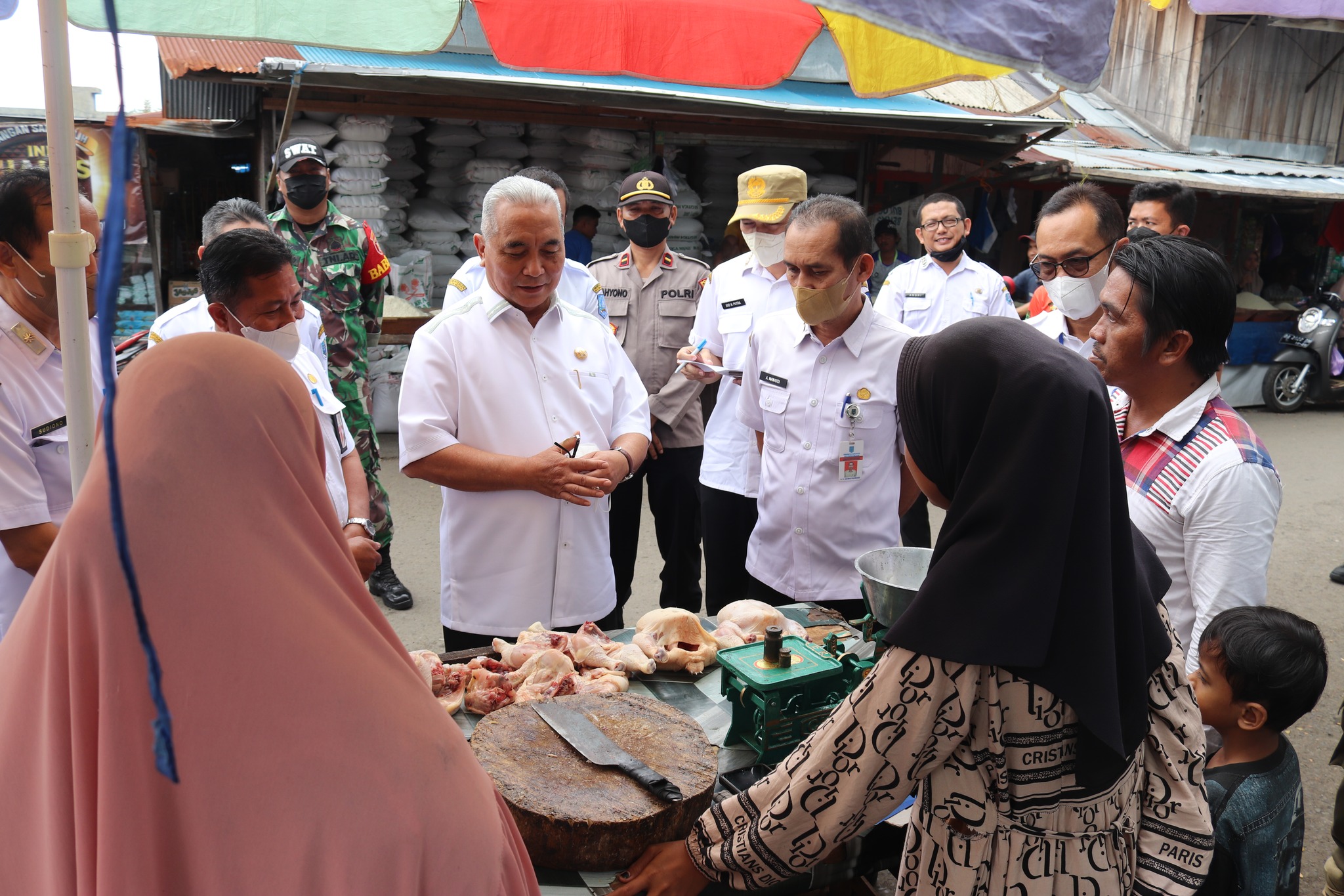 Peninjauan Harga Bahan Pokok di Pasar Negara