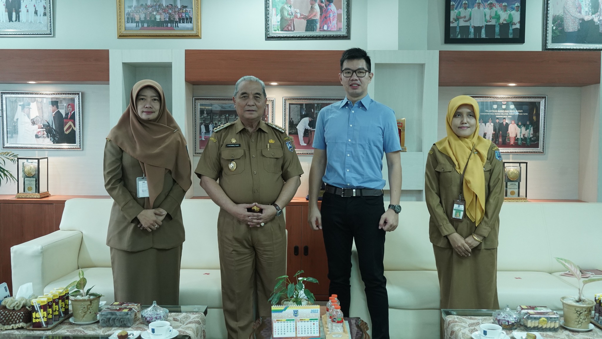 BUPATI HSS MENERIMA TAMU DOKTER SPESIALIS ANESTESI PENEMPATAN RSUD DAHA SEJAHTERA
