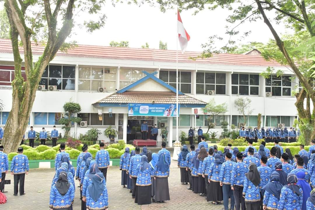 Bupati HSS Pimpin Apel Hari kesehatan Nasional ke 58 Sekaligus Bacaakan Amanat Meneteri Kesehatan Republik Indonesia