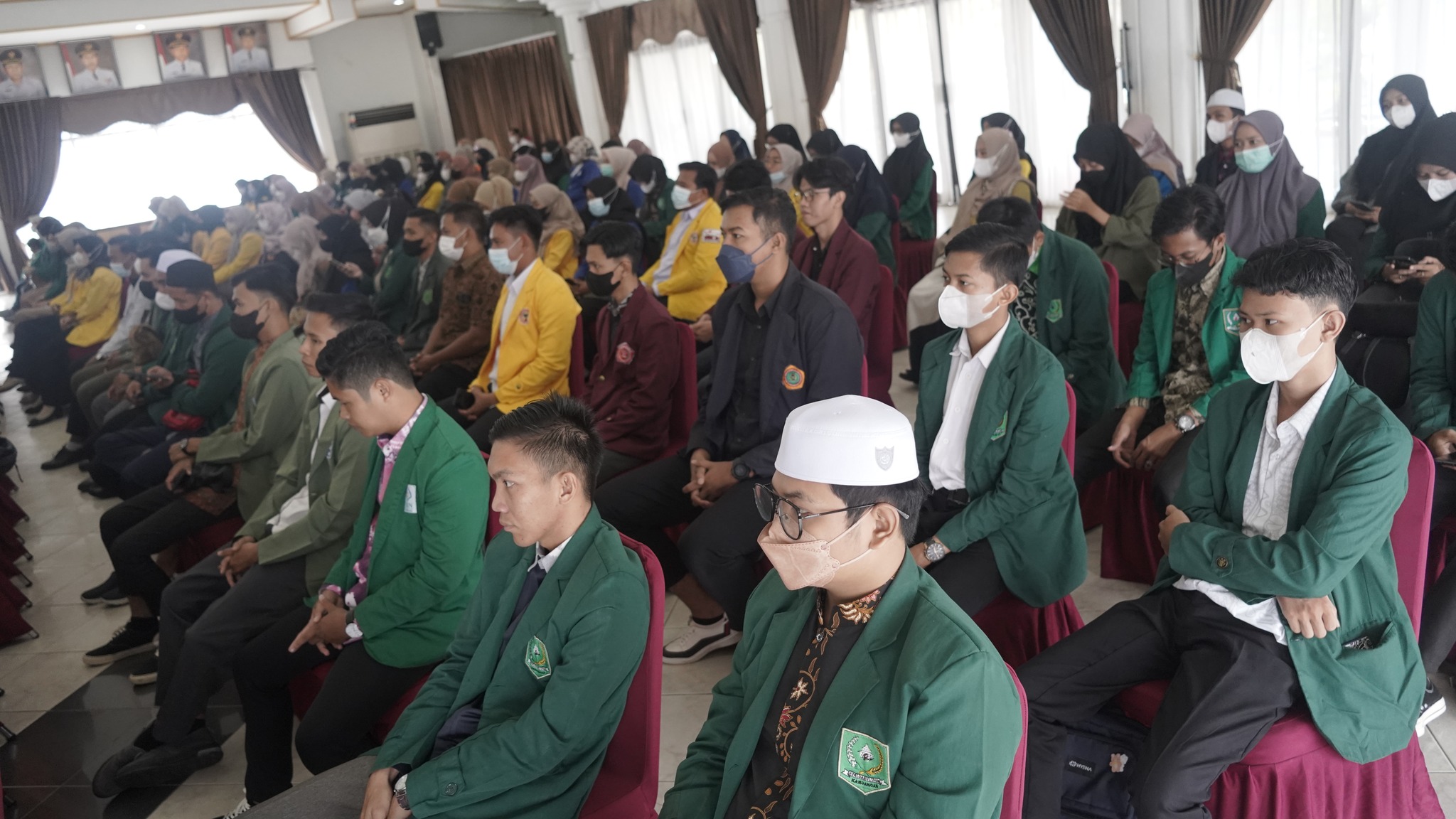 Pemkab HSS Berikan Penghargaan Kepada Mahasiswa(i) Berprestasi Dan Bantuan Dana Skripsi Serta Tesis