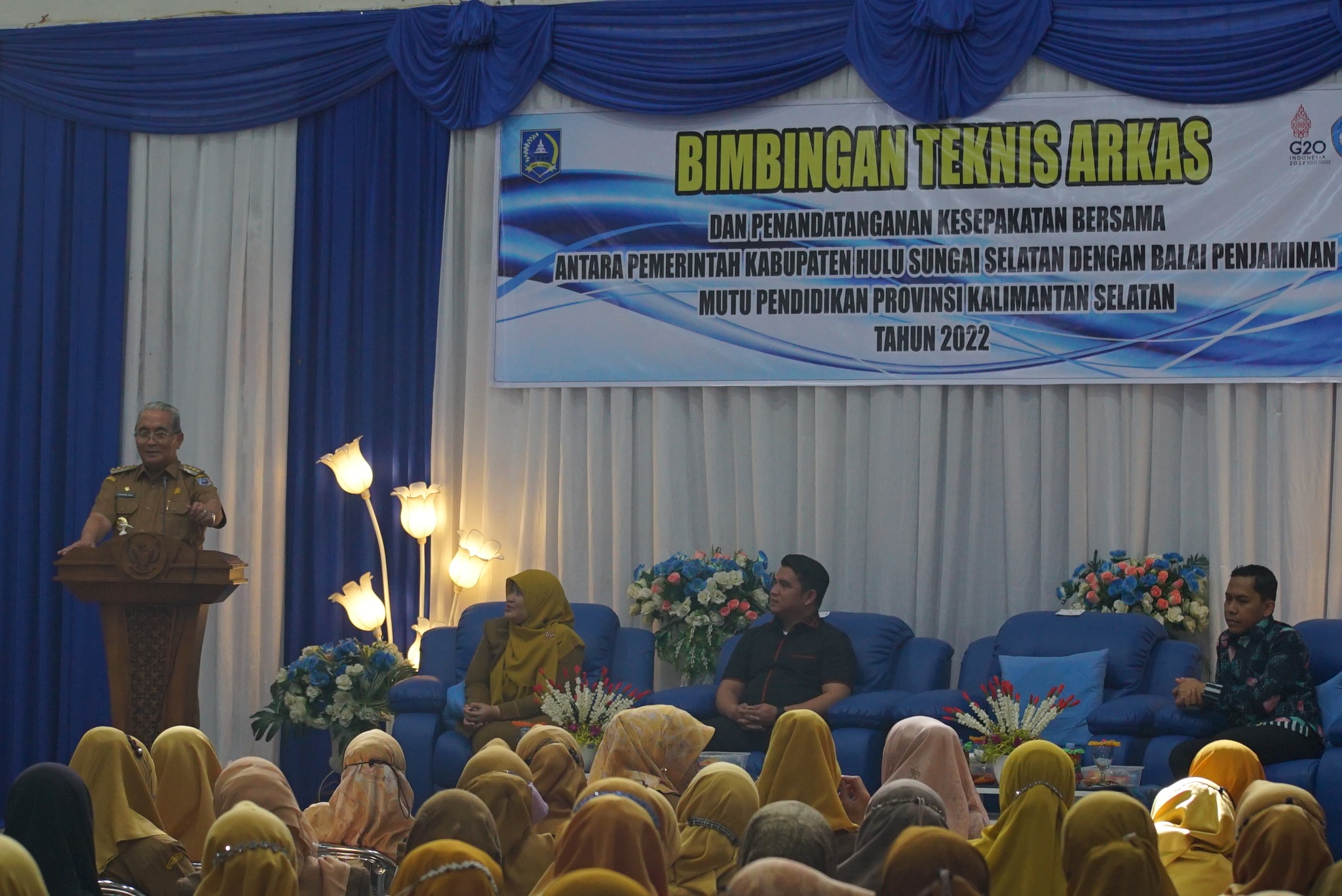 BUPATI HSS BUKA BIMTEK TEKNIS APLIKASI RENCANA KEGIATAN SEKOLAH (ARKAS)