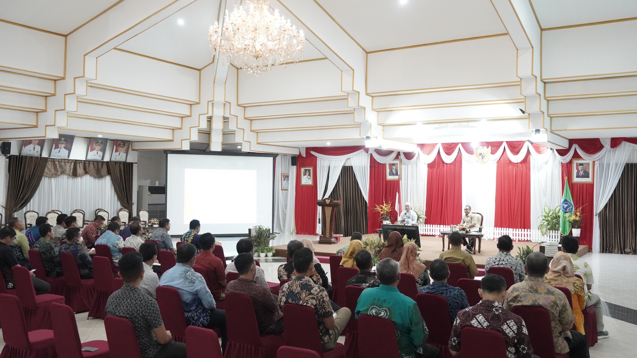 BUPATI HSS PIMPIN RAPAT PERSIAPAN PELAKSANAAN PERINGATAN HARI JADI KABUPATEN HSS KE-72 TAHUN