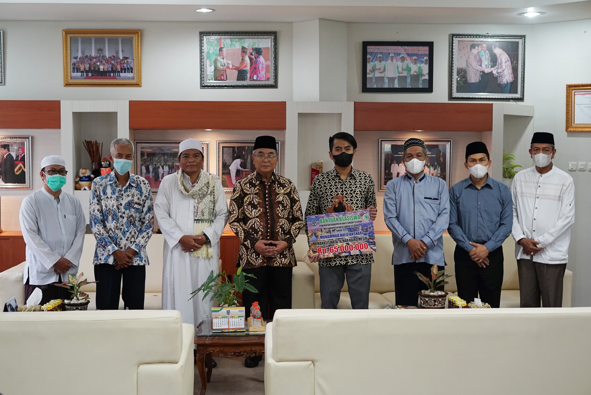 HSS KEMBALI BERANGKATKAN 12 SANTRI UNTUK MENIMBA ILMU DI TARIM & KAIRO