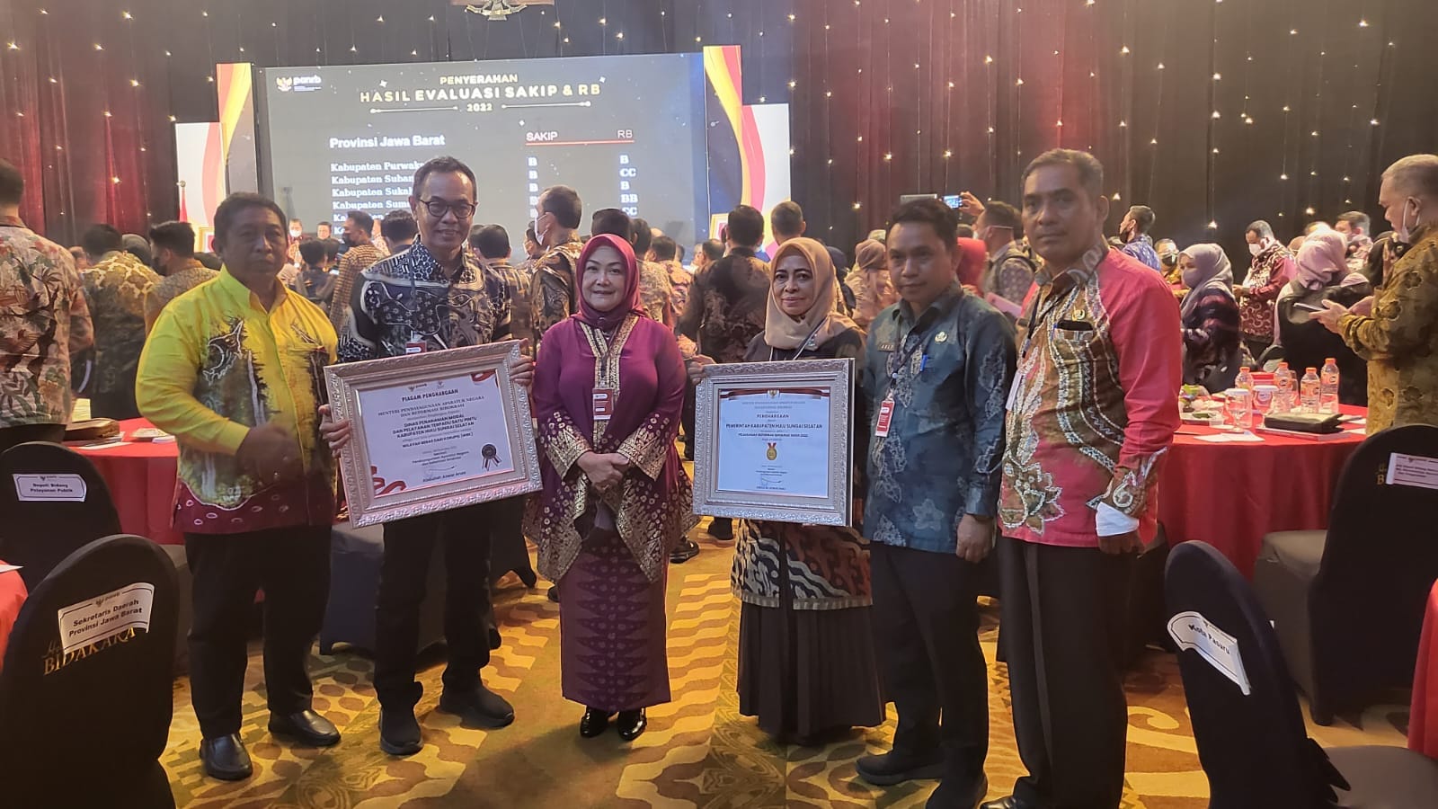 BUKAN HANYA PERTAHANKAN PREDIKAT SAKIP A, PEMKAB HSS JUGA BERHASIL TINGKATKAN PREDIKAT RB SERTA RAIH PENGHARGAAN ZONA INTEGRITAS MENUJU WBK TAHUNAN 2022