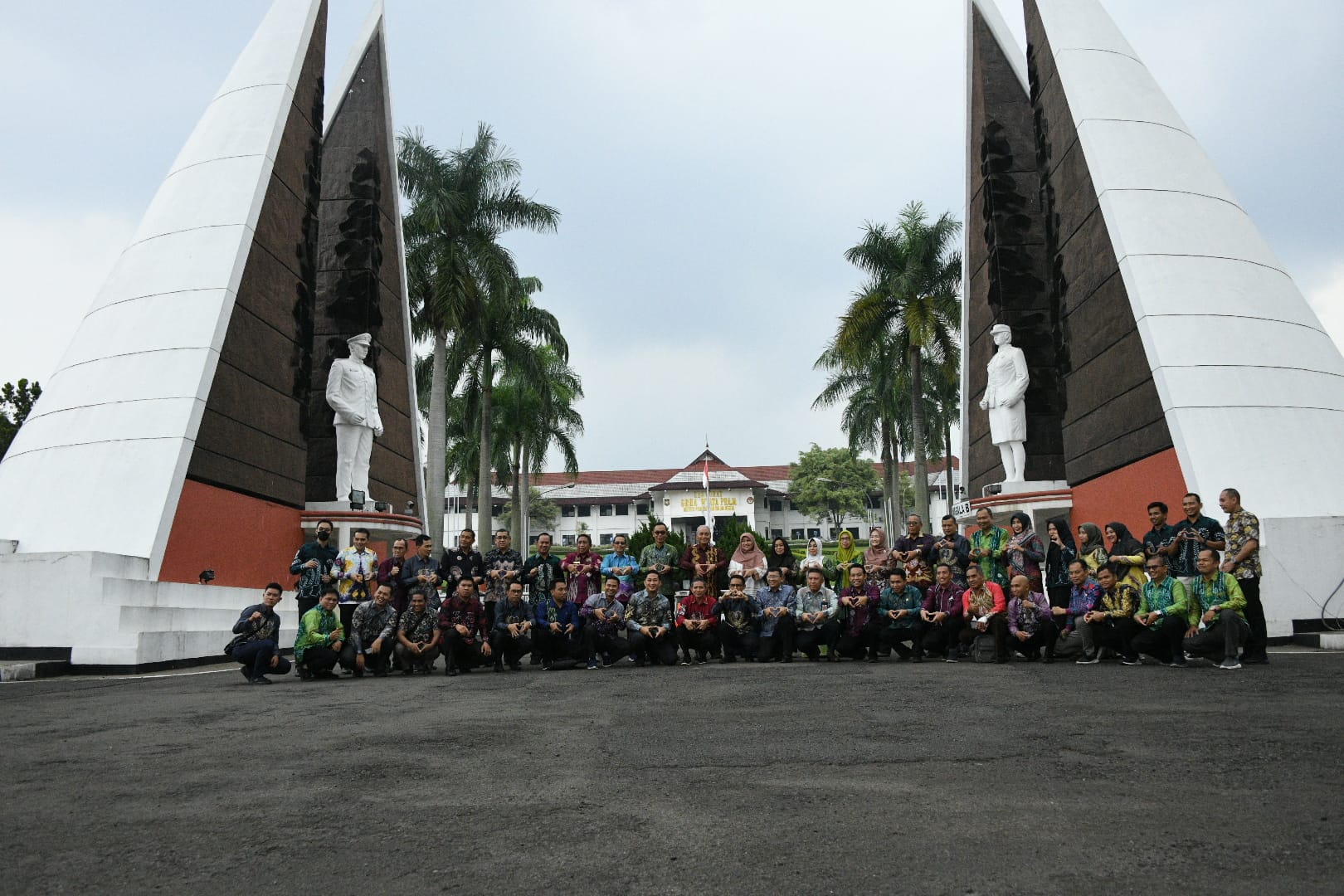 BUPATI HSS KUNJUNGI KAMPUS IPDN BANDUNG