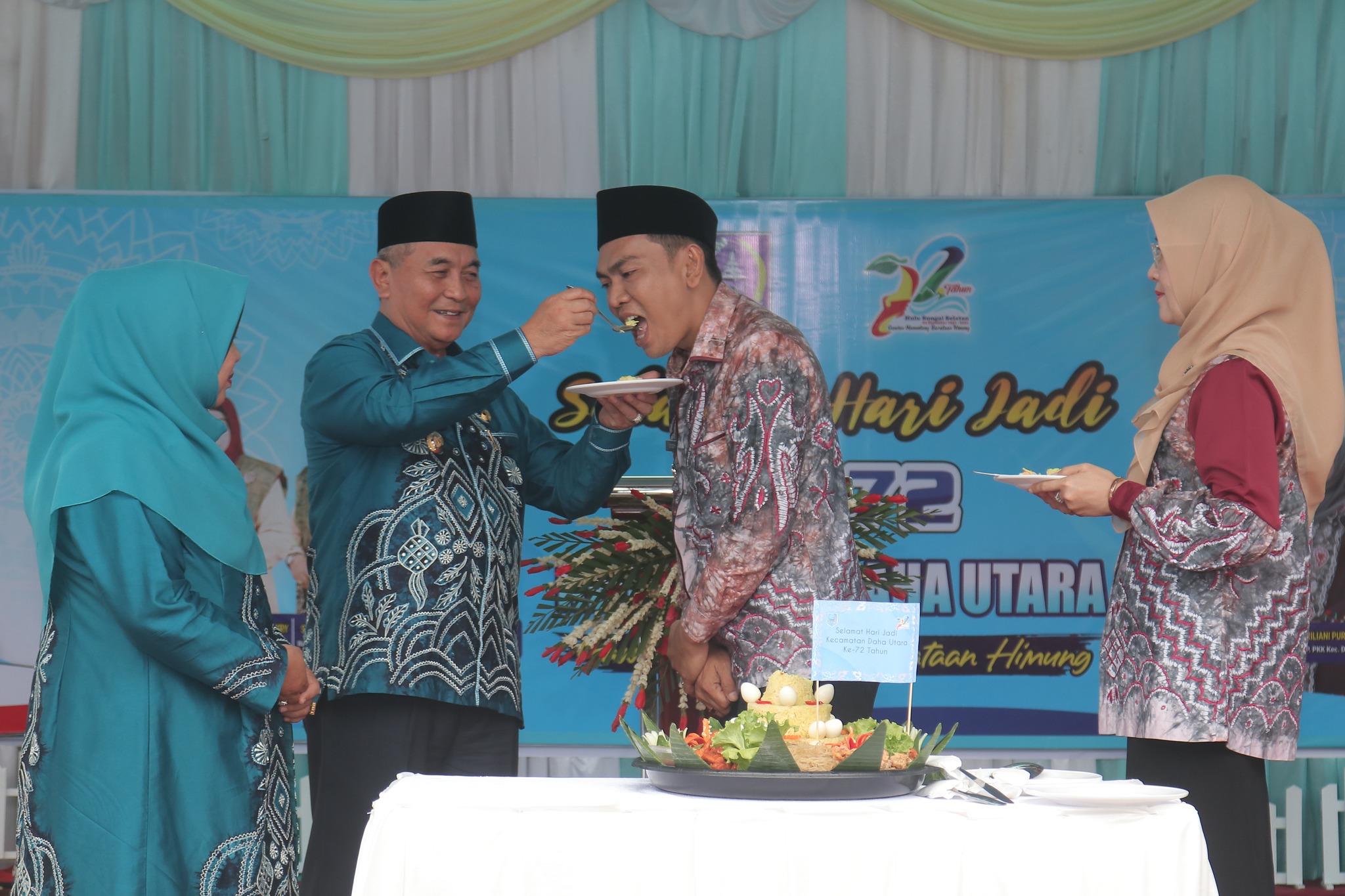 “BUPATI HSS HADIRI PUNCAR PERINGATAN HARI JADI KECAMATAN DAHA UTARA”