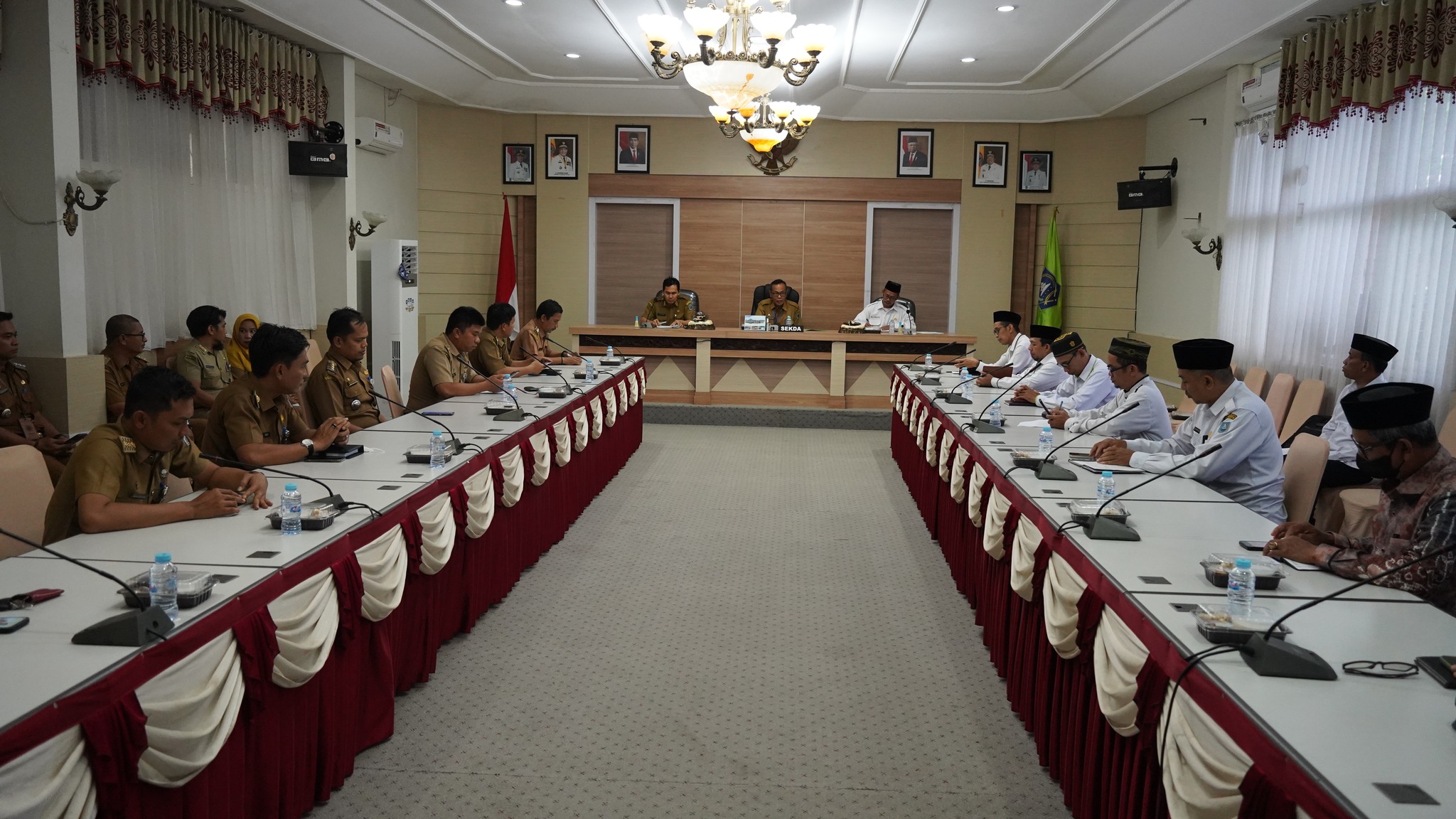 SEKDA PIMPIN RAPAT PERSIAPAN MTQ TINGKAT KABUPATEN HSS
