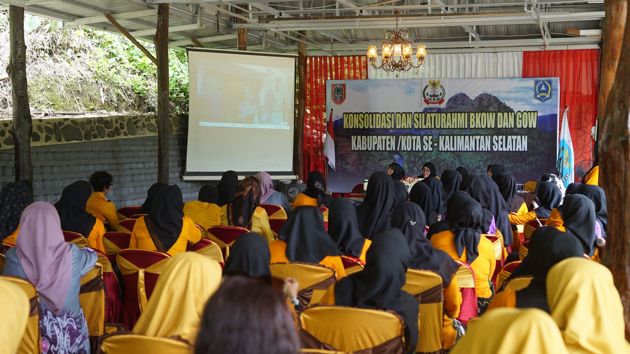 KONSOLIDASI DAN SILATURAHMI BKOW DAN GOW KABUPATEN/KOTA SE-KALIMANTAN SELATAN