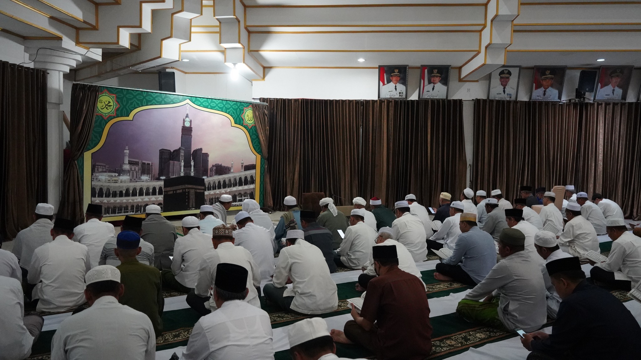 BUPATI HSS GELAR HAULAN AYAHANDA, ALM. H. DARHAM HIDAYAT BIN H. TARSI