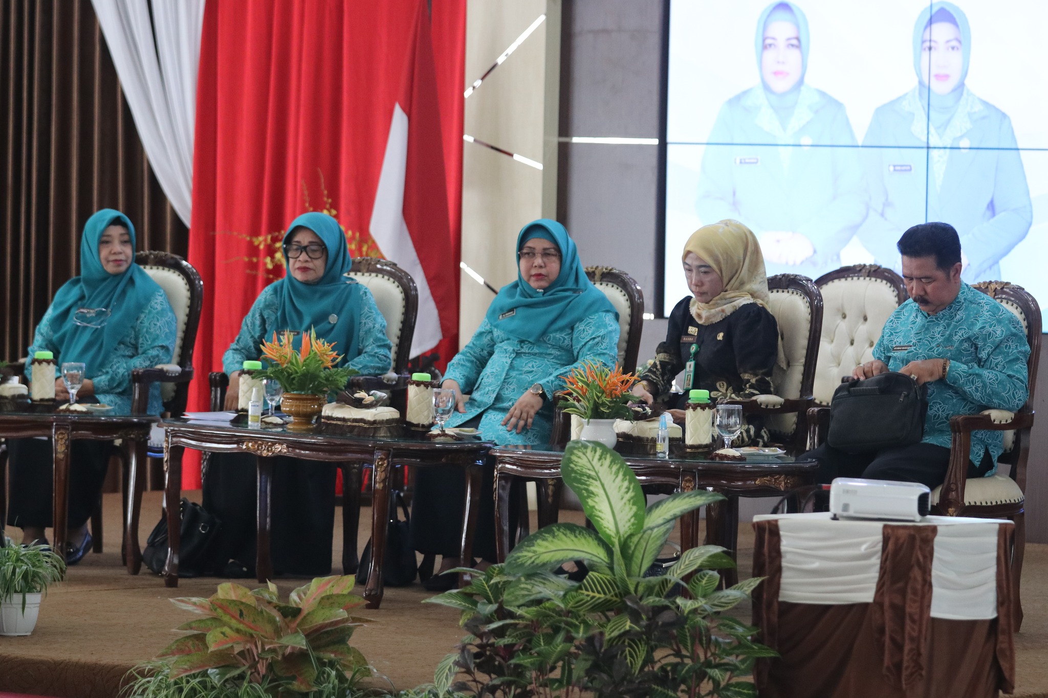 WUJUDKAN POLA ASUH ANAK YANG BAIK & BENAR, TP PKK KAB HSS TERIMA KUNJUNGAN TIM MONEV TP PKK PROV KALSEL