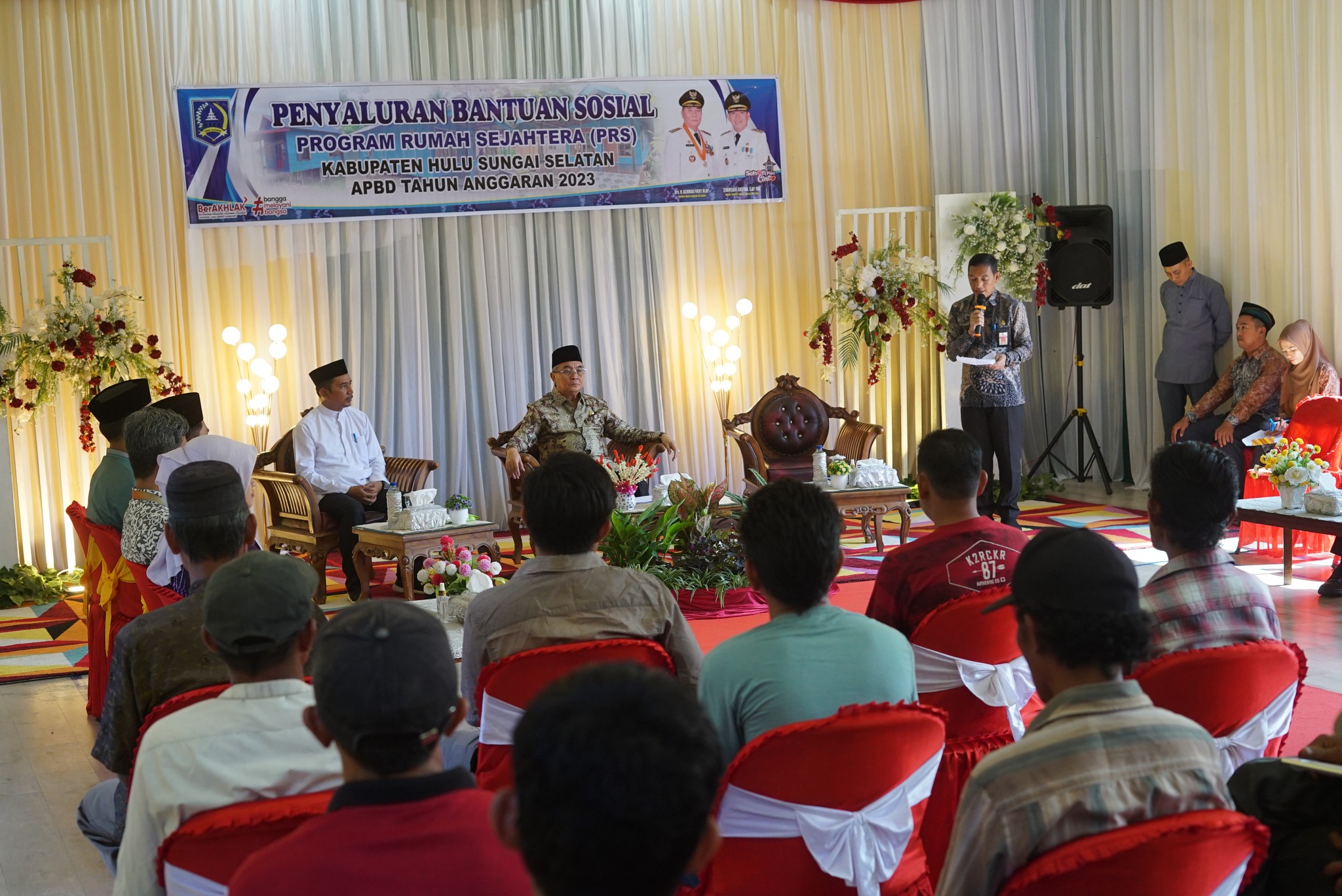 5.801 UNIT RUMAH SUDAH DIPERBAIKI DENGAN PROGRAM RUMAH SEJAHTERA (PRS) BUPATI HSS