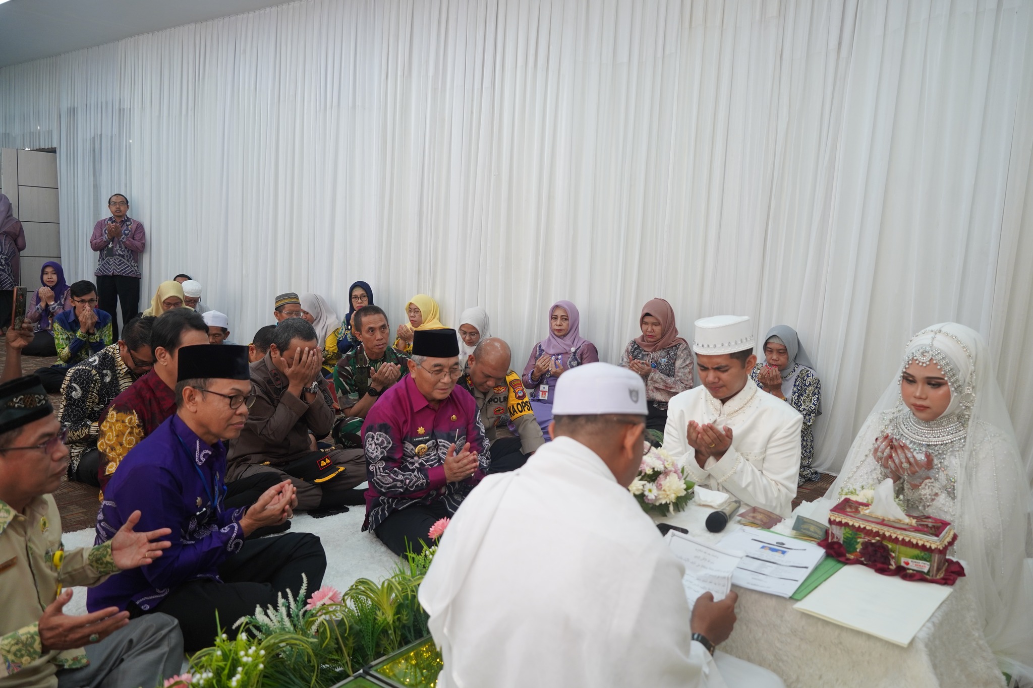 TINJAU PENGEMBANGAN MPP KANDANGAN, BUPATI HSS SEMPATKAN WAKTUNYA UNTUK MENJADI SAKSI NIKAH DI BALAI NIKAH MPP KANDANGAN