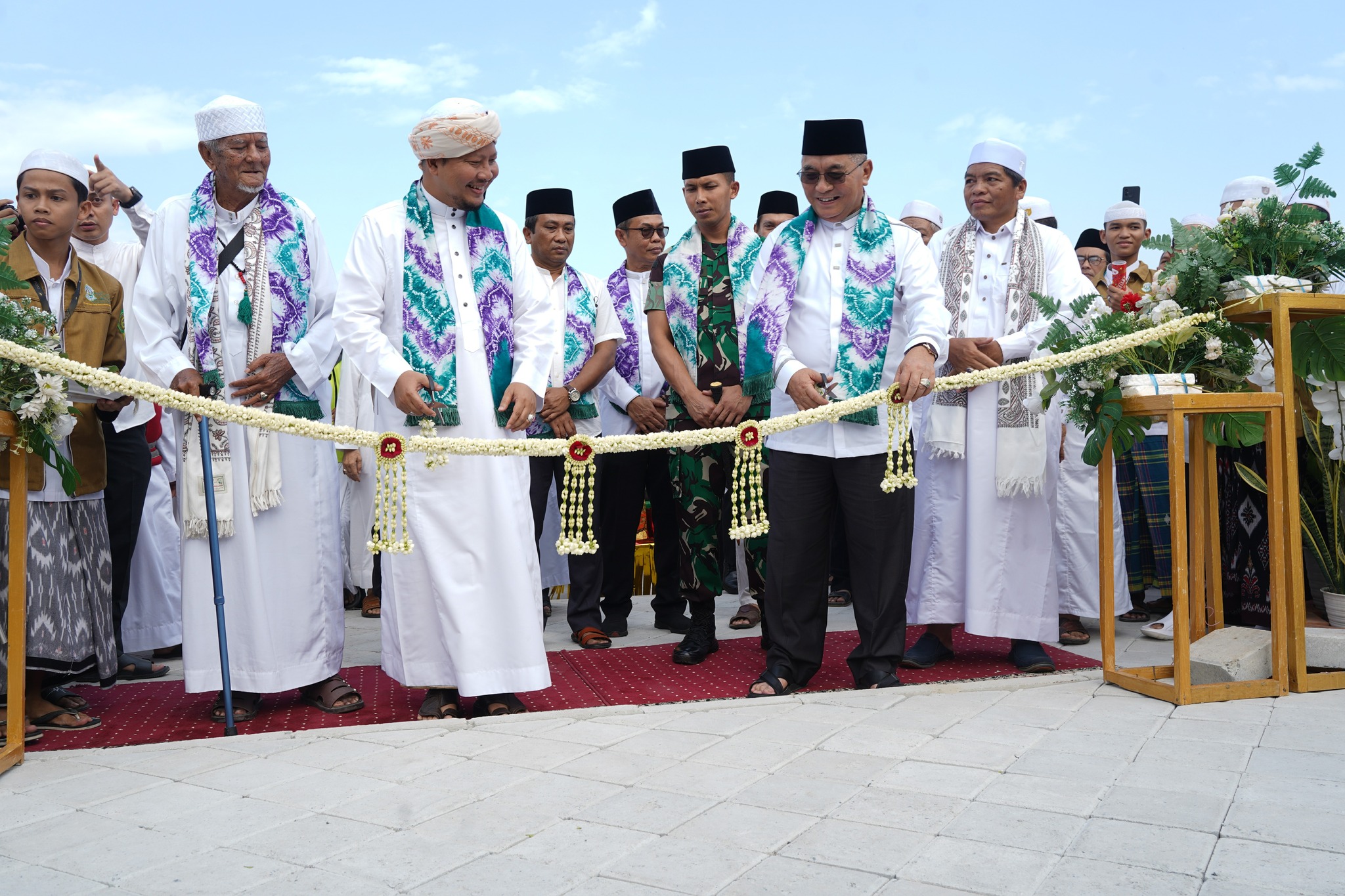 PERESMIAN MASJID NURUL HIDAYAH DI KAWASAN ISLAMIC CENTER KH DARHAM HIDAYAT