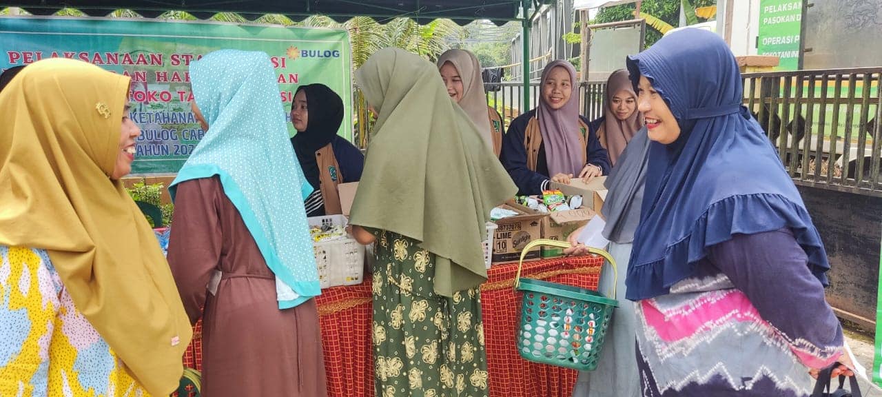 GELAR PANGAN MURAH TOKO TANI INDONESIA (TTI) DI DESA HAMAK UTARA KEC. TELAGA LANGSAT