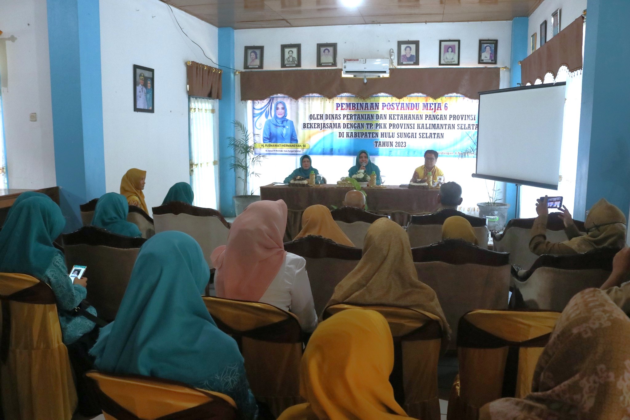 PEMBINAAN POSYANDU MEJA 6 DI SEKRETARIAT TP PKK KAB HSS