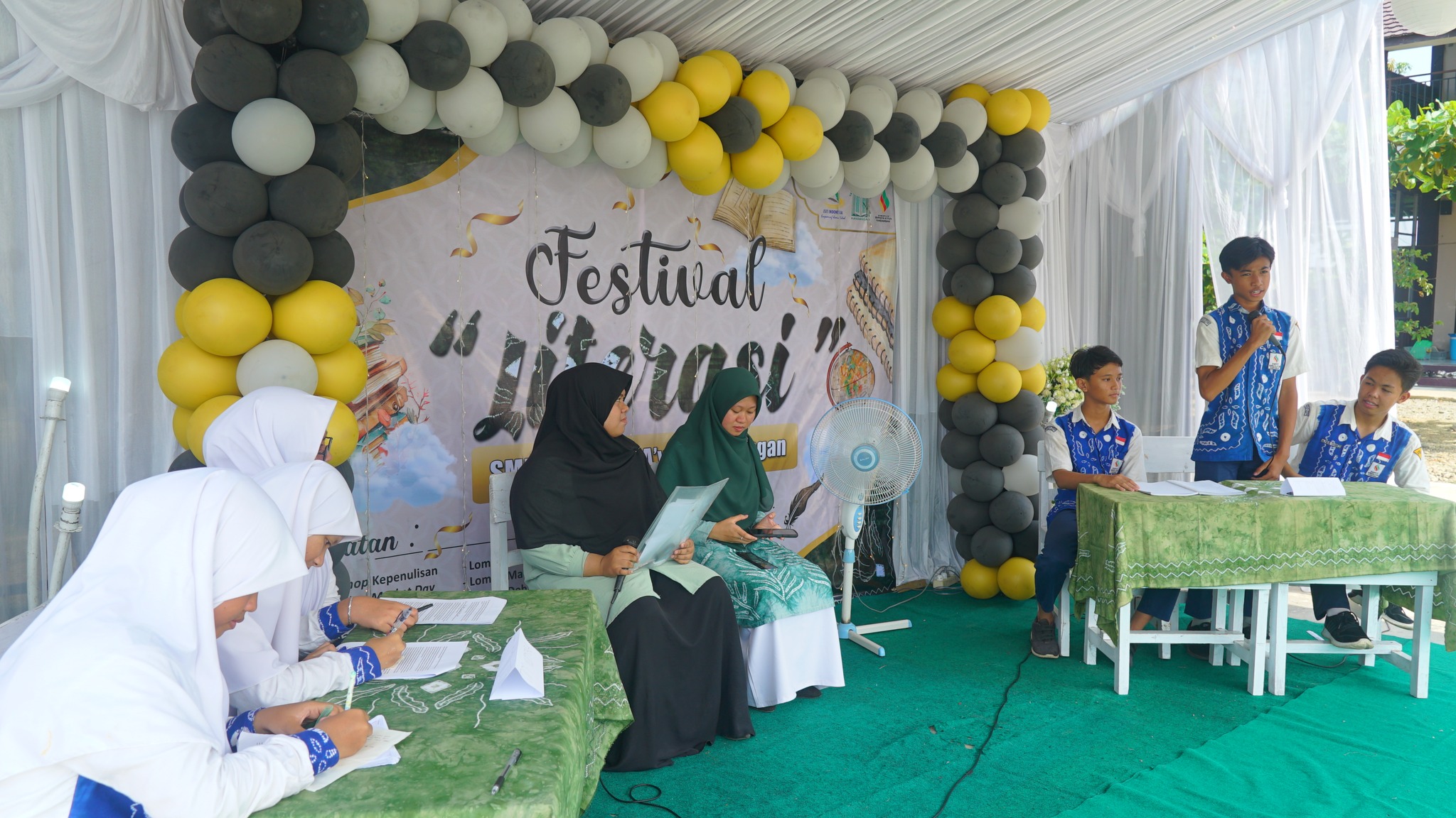 SMPIT QURRATA A’YUN KANDANGAN: SUKSES GELAR FESTIVAL LITERASI, MEMADUKAN KEARIFAN LOKAL MELALUI KARYA SISWA