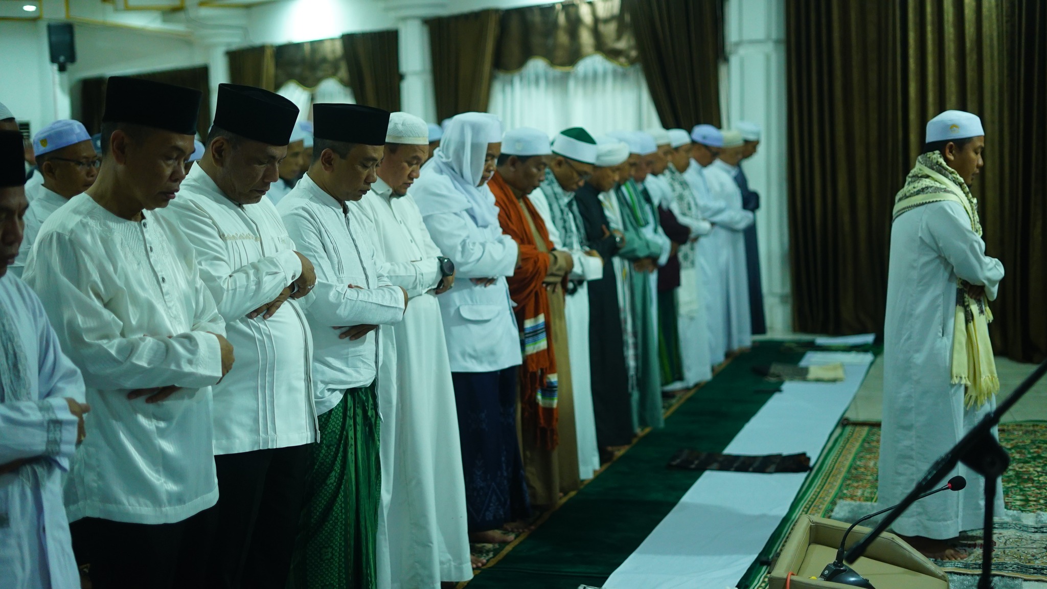 PEMKAB HSS MEMAKNAI HARI JADI KE-73 DENGAN SHOLAT HAJAT DAN TAUSIAH