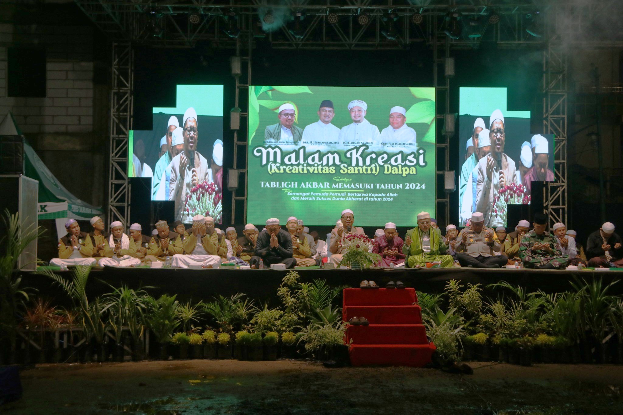 MENGISI MALAM PERGANTIAN TAHUN, PJ. BUPATI HSS HADIRI MALAM KREASI SANTRI PONPES DALPA KANDANGAN