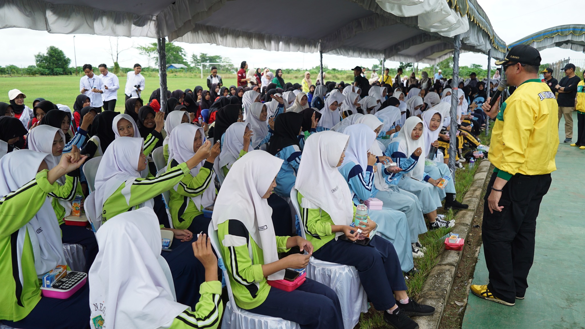 GERAKAN AKSI BERGIZI: PJ BUPATI HSS MENYENTUH HATI DENGAN PEMELIHARAAN KESEHATAN GENERASI MUDA
