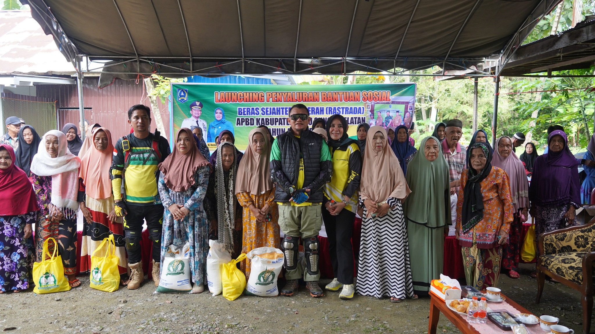 PJ. BUPATI HSS BERSAMA PJ. KETUA TP. PKK KAB. HSS KEMBALI GELAR TURKAM BAGIKAN BANTU SOSIAL UNTUK MASYARAKAT MENJELANG BULAN RAMADHAN