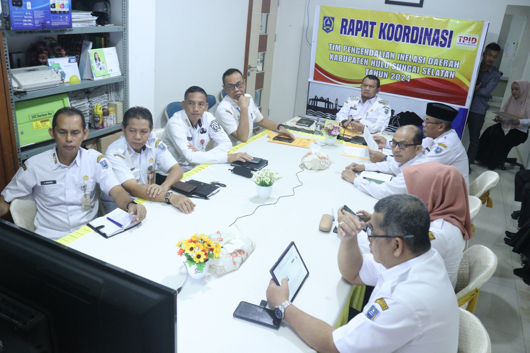 IKUTI RAKOR PENGENDALIAN INFLASI DAERAH MELALUI ZOOM MEETING, PJ BUPATI KATAKAN INFLASI KABUPATEN HSS MASIH CUKUP STABIL DAN TERTANGANI