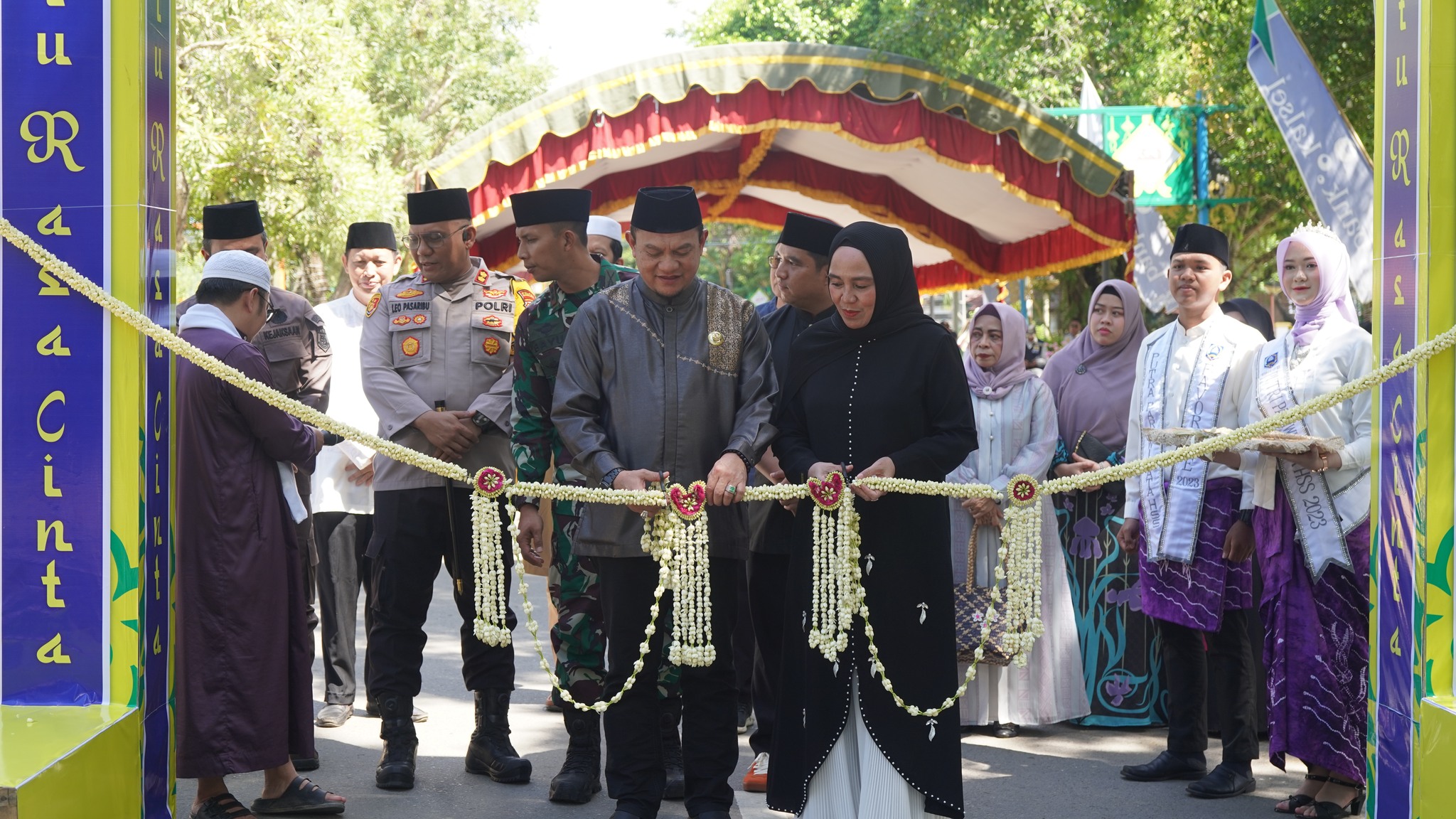 PJ BUPATI HSS DAN PJ KETUA TP PKK KABUPATEN HSS BUKA KAMPUNG RAMADHAN “SATU RASA CINTA” UNTUK MENDUKUNG UMKM